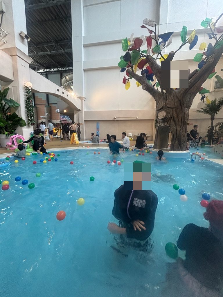 アクアビート屋内プール全景